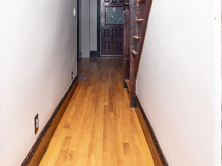 10-12 Payson Ave #2 — Photo 21