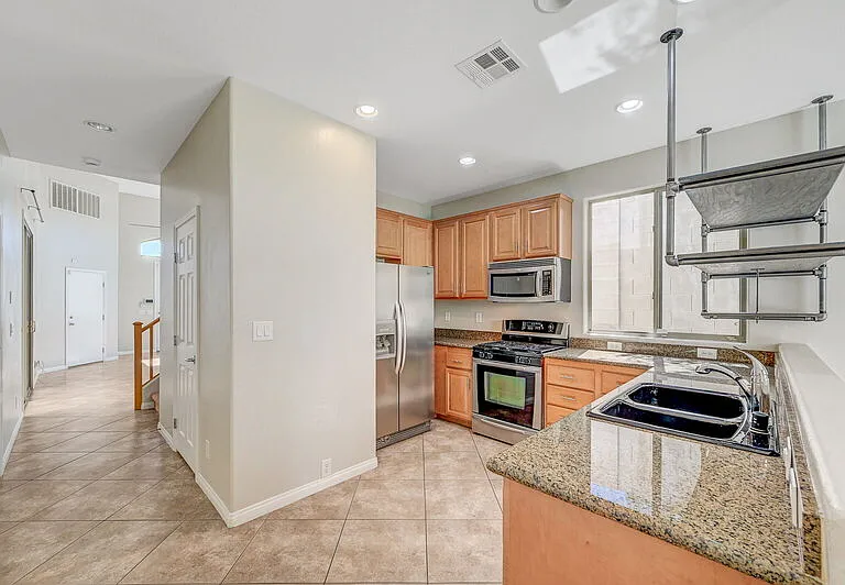 9152 Kentwell Ave — Photo 17