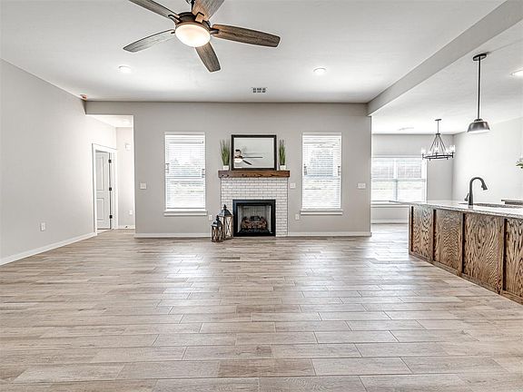 3rd image of 4529 Red Bird Rd