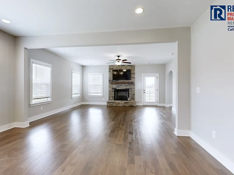 4302 Peacemill Ln — Photo 5