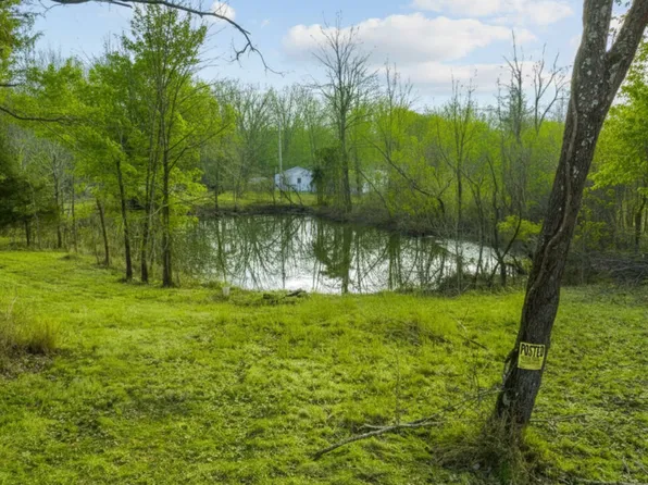 1672 Rabe Coats Rd, Westmoreland, TN 37186