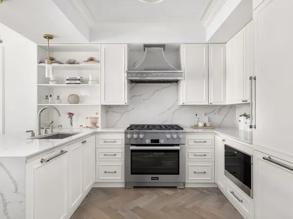 333 East 82nd Street 3B image 2 of 8