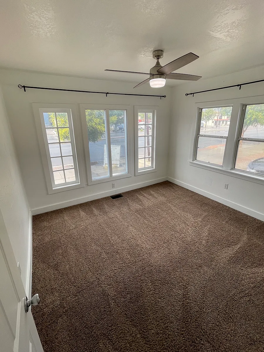 Building Photo - 1114 Lomas Blvd NW #1