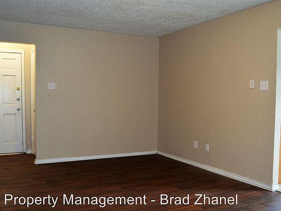 4th image of 611 W Gilmer St APT A