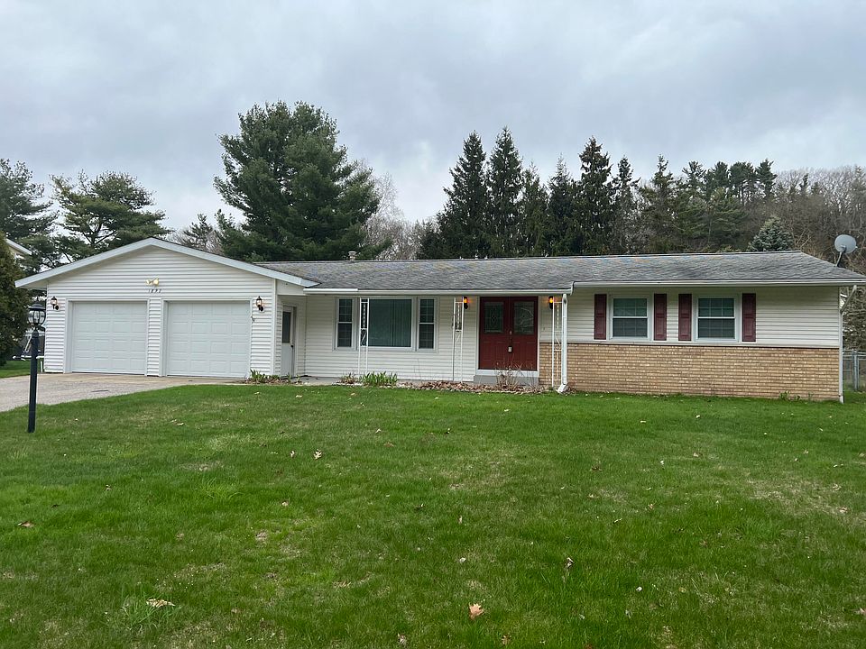1st image of 1899 Shorewood Dr