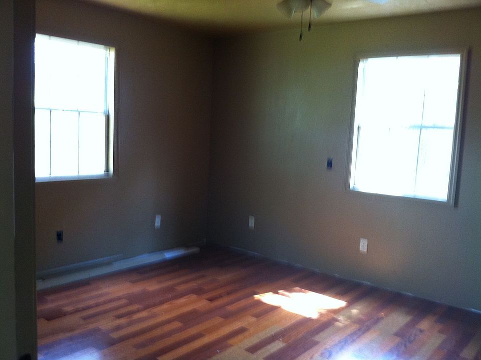 2nd image of 1313 Summit St