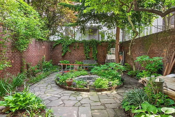 Rented by Compass | media 26