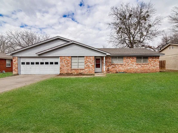 1108 Davis St, Cleburne, TX 76033