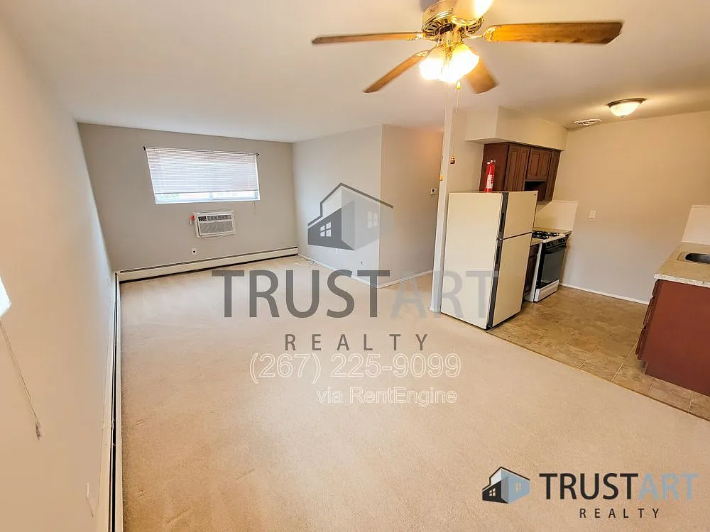 2 bed, 1.0 bath, $1,250 — Photo 1