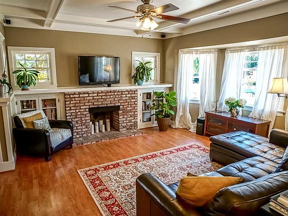 4th image of 2346 Glenrose Ave
