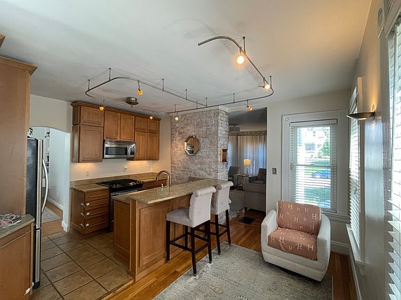 4th image of 3607 Michigan Ave