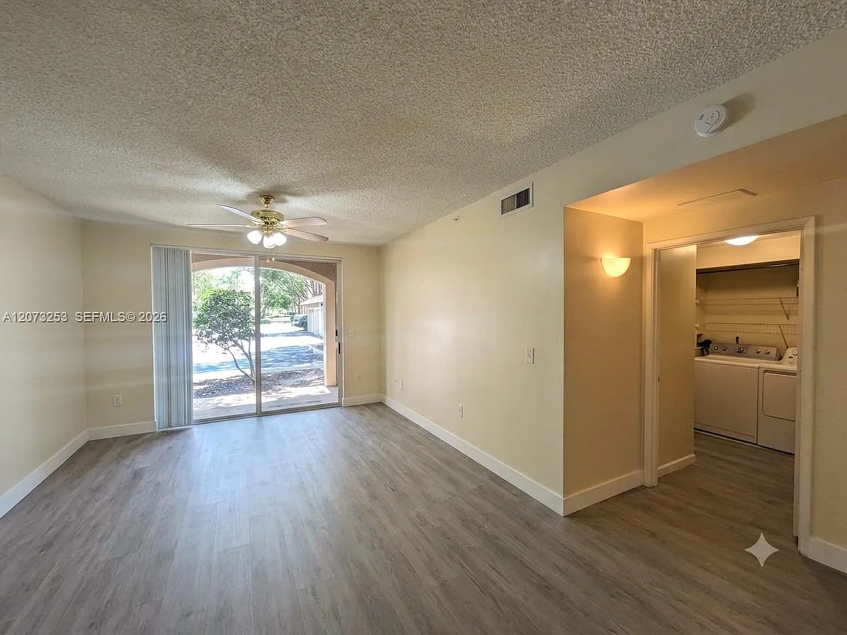 El-Ad Nob Hill Condo — Photo 1
