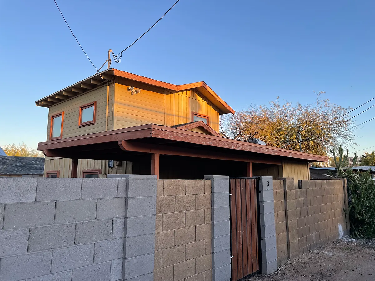 Building Photo - 841 E Sheridan St #3
