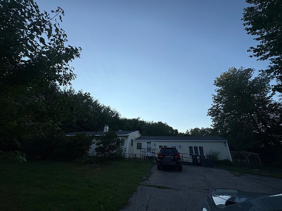 2nd image of 784 Portland St