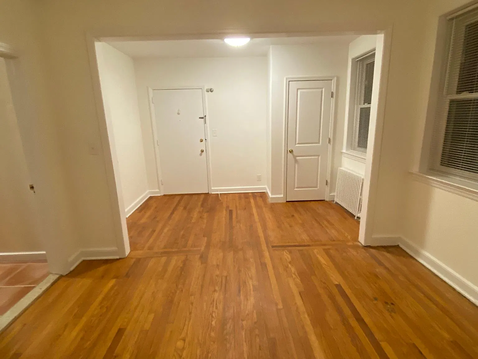 Studio, 425 sqft, $1,850 — Photo 2