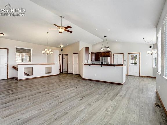 4th image of 1924 Payton Cir