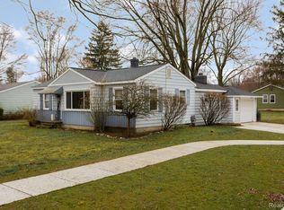 400 W Unadilla St, Pinckney, MI 48169