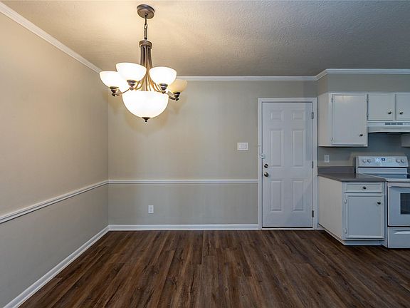 5th image of 5810 Meadowview Rd