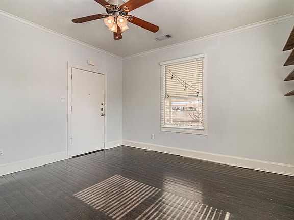 4th image of 4507 Worth St #C