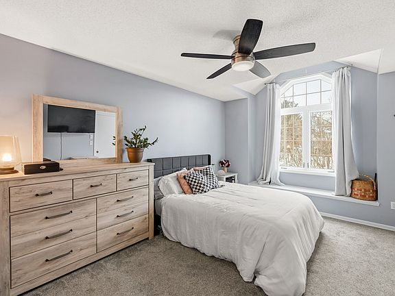 3rd image of 6873 Sharon Dr