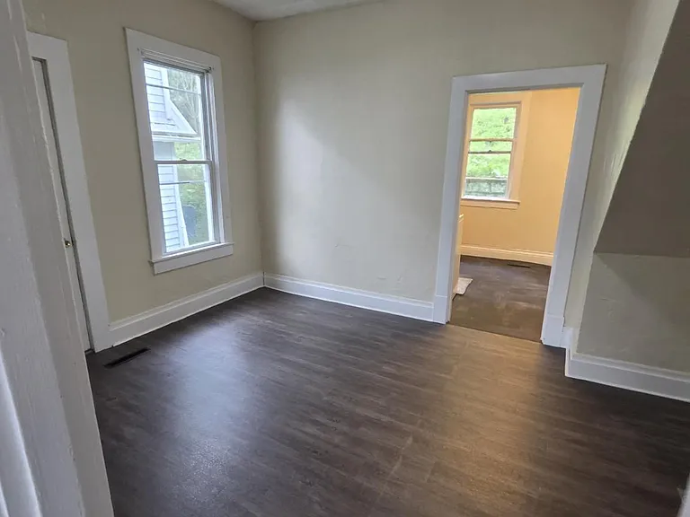 319 View Ave — Photo 5