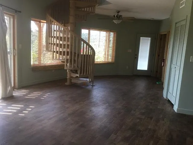 916 W Cedar Ln — Photo 13