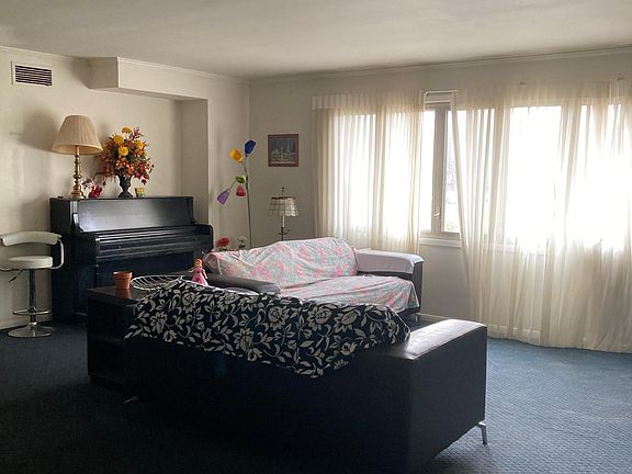 3rd image of 22655 Chagrin Blvd