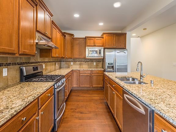 5th image of 553 Jericho Ave NE