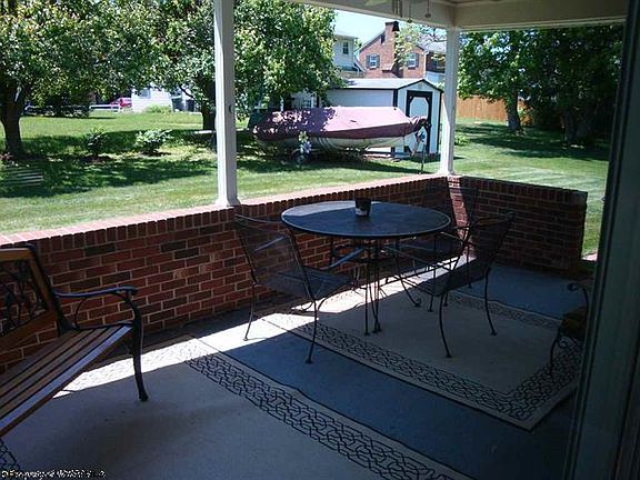 4th image of 674 Bellaire Dr