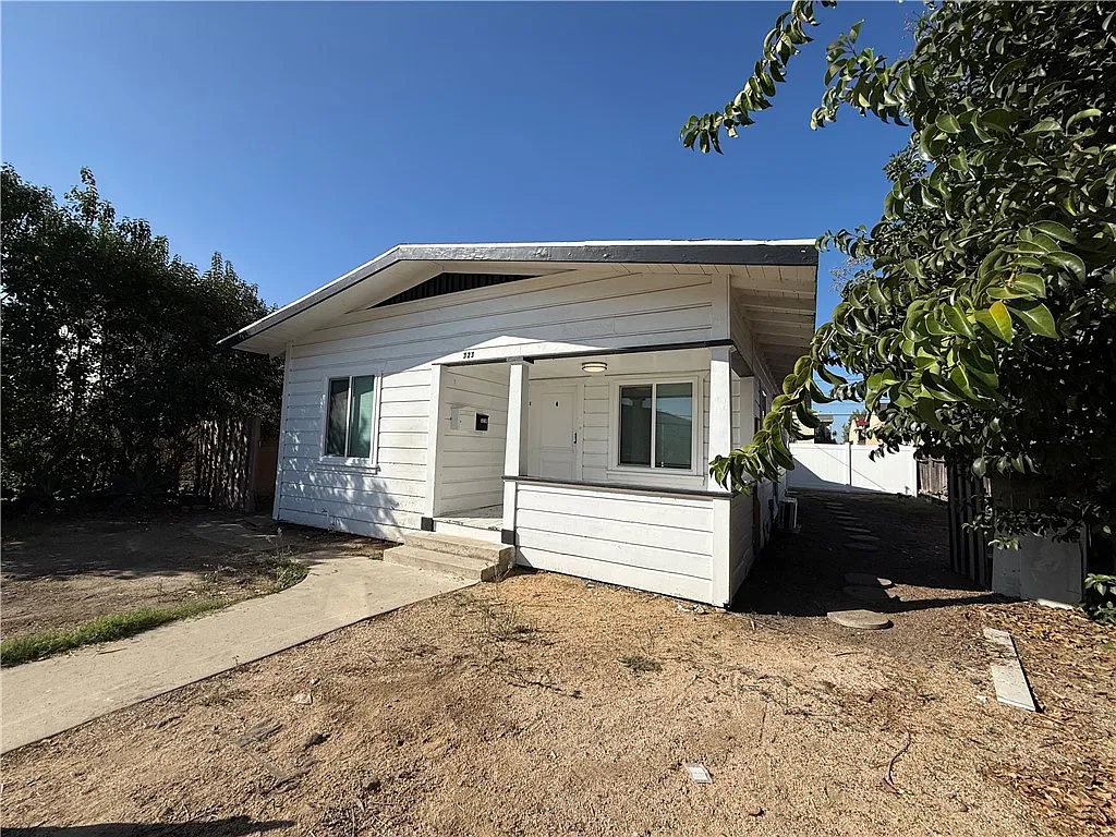 2 bed, 828 sqft, $3,200 — Photo 3