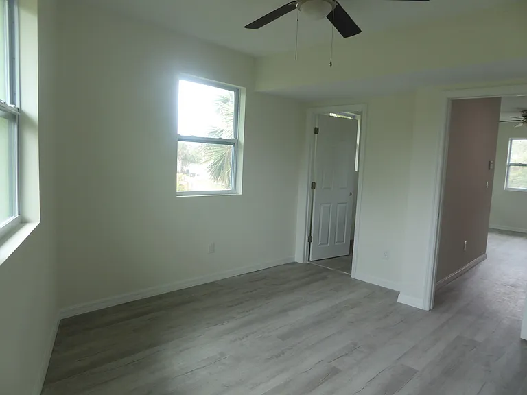 219 S Grandview Ave — Photo 11