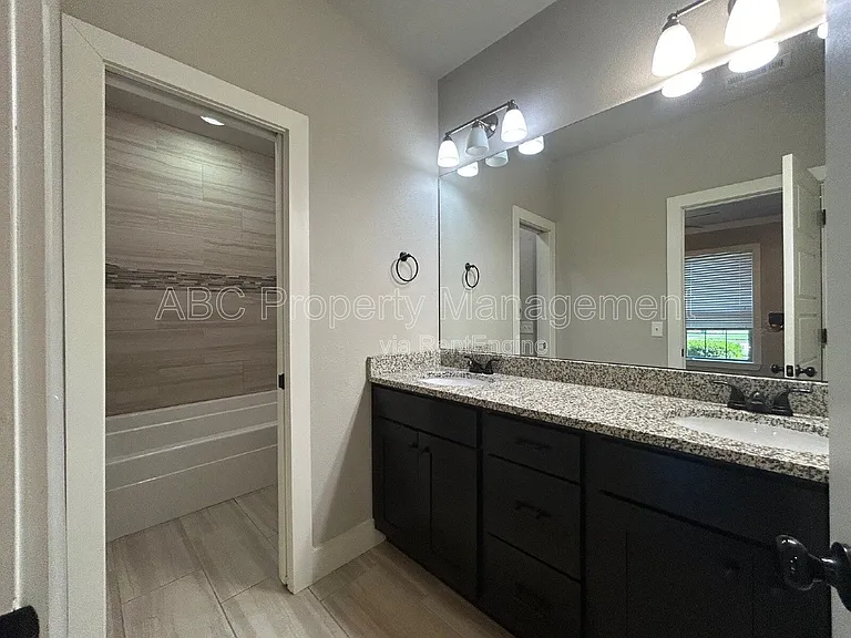 3101 Warberry Ave — Photo 9