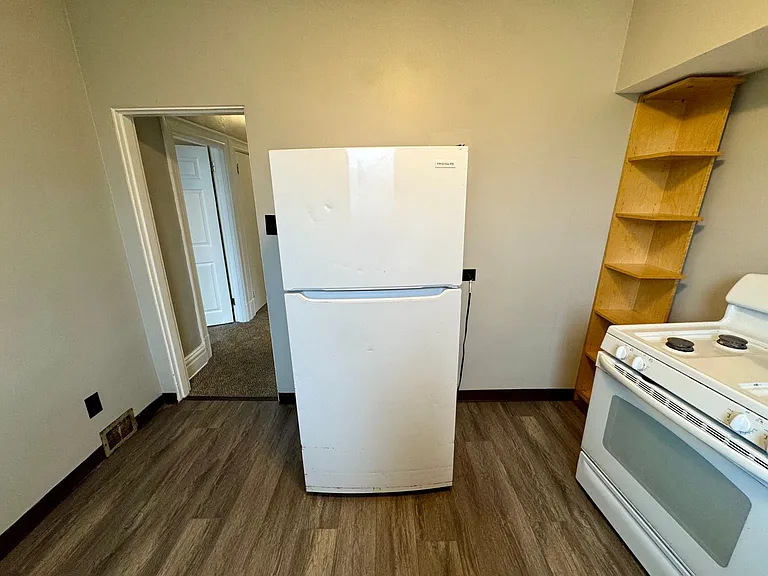 111 S Ohio Street (Full Service) — Photo 37