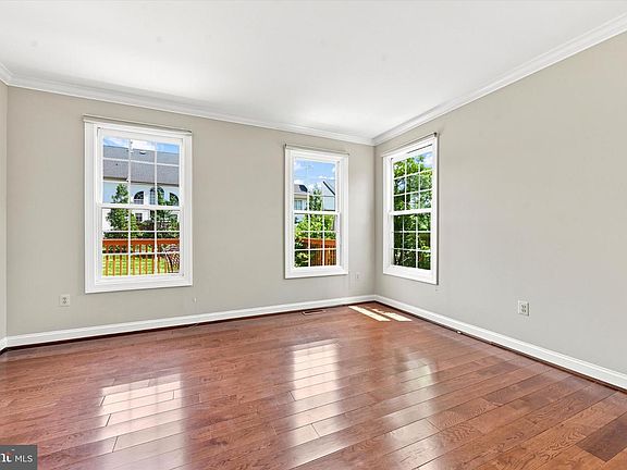 3rd image of 43 Granville Way