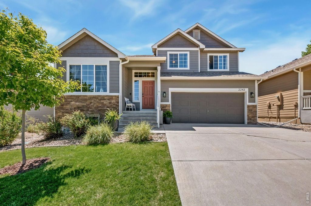 2243 Ballard Ln
