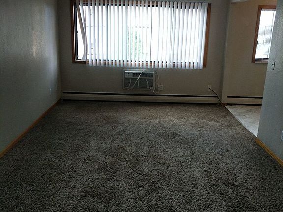 4th image of 976 Robert St S APT 206