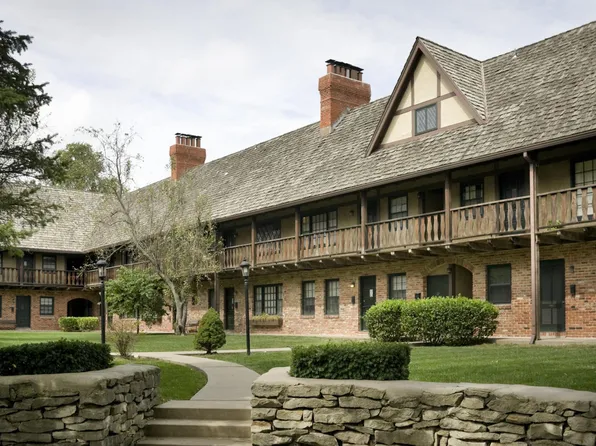 Somerset Apartments, 8401 Somerset Dr #208, Overland Park, KS 66207