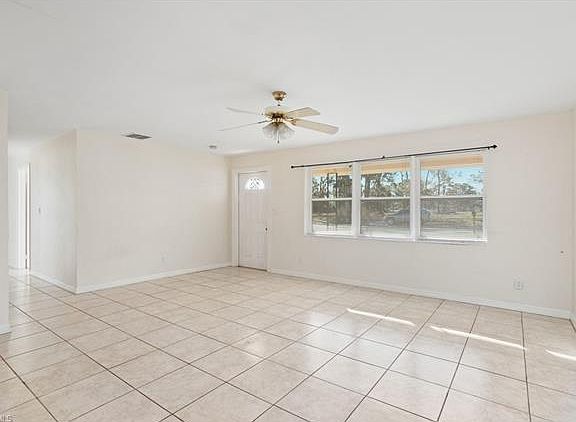 4th image of 3891 Estey Ave