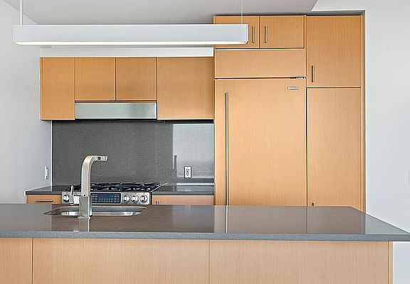 4th image of 8 Spruce St APT 40A