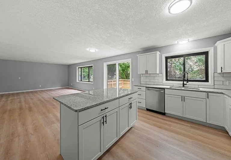14319 Embry Path — Photo 7