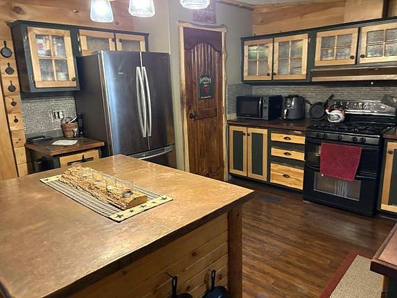 3rd image of 1374 Mead Run Rd