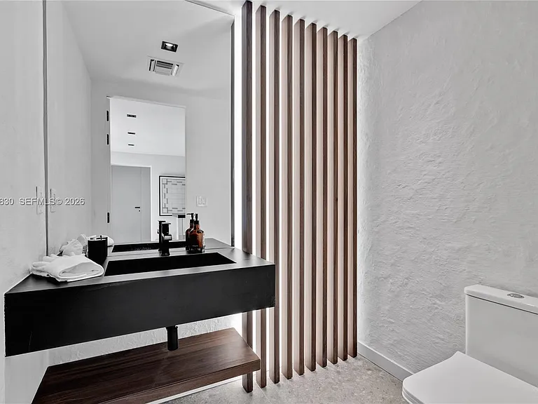 2500 Bayview Dr — Photo 11