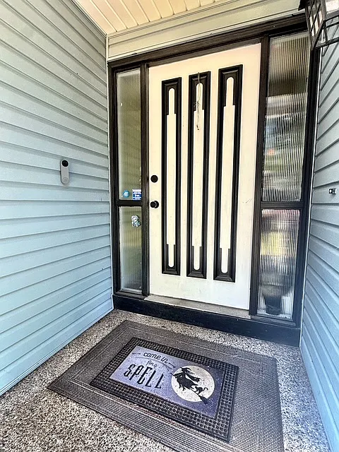 716 Parkway Court Northeast - 1 — Photo 3