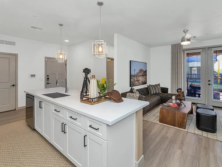 Everly at Morrison Ranch Luxury Apartments — Photo 21
