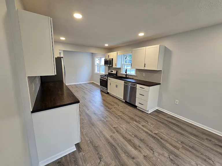 216 Robert Ave — Photo 7