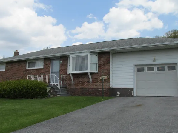 2220 Hixton Rd, Duncansville, PA 16635