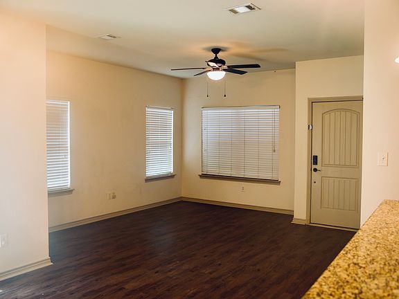 3rd image of 106 Bridle Ct