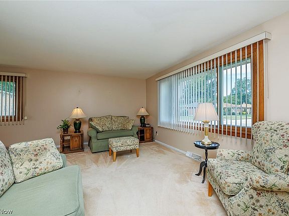 3rd image of 2325 Oaklawn Dr