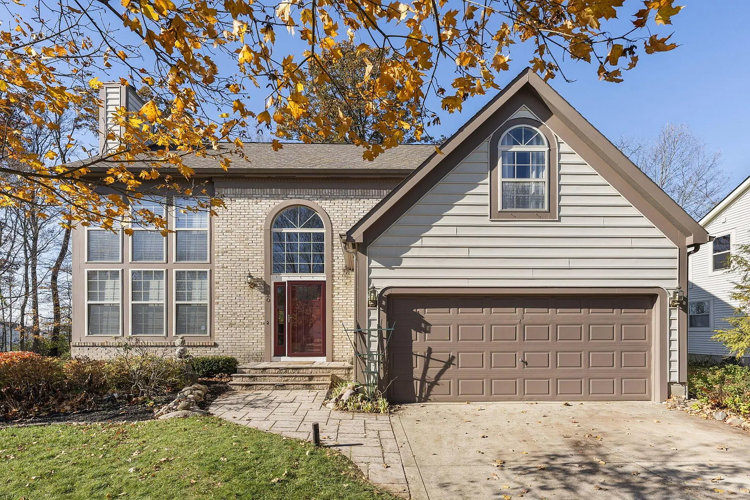 140 Royal Farm E photo 1