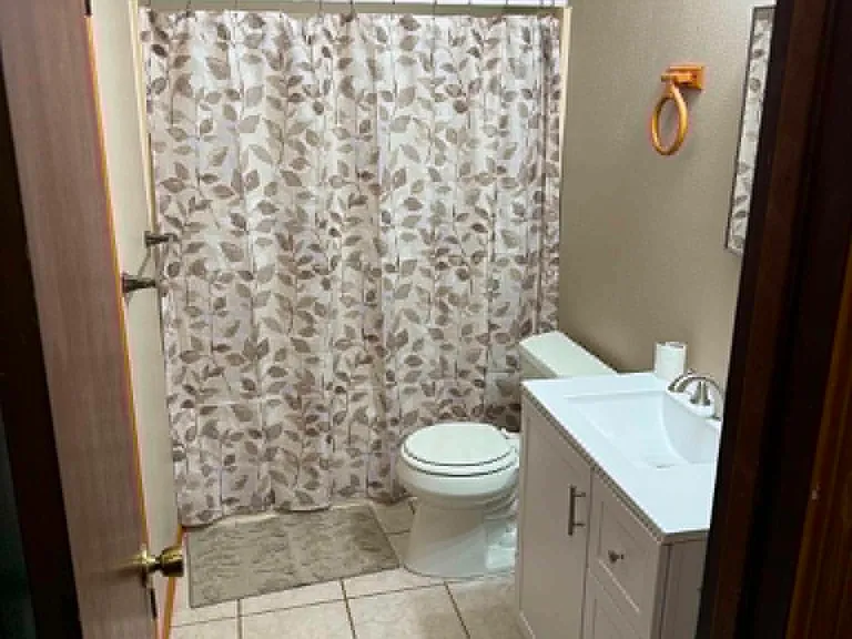 208 N Marlen Ct — Photo 5